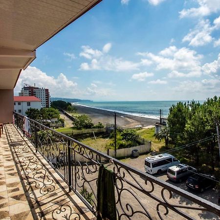 Guesthouse White Swan Kobuleti Bagian luar foto
