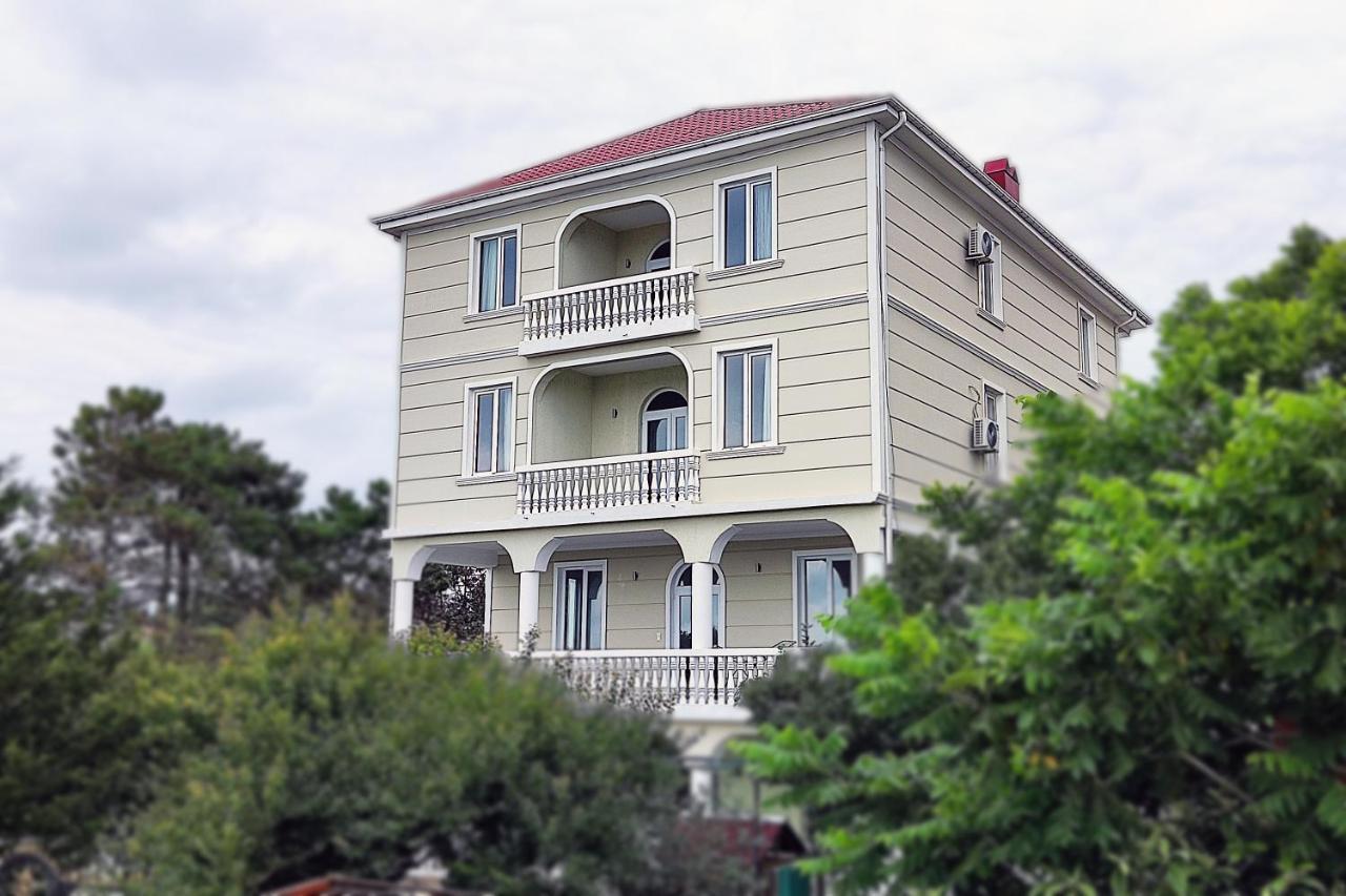 Guesthouse White Swan Kobuleti Bagian luar foto