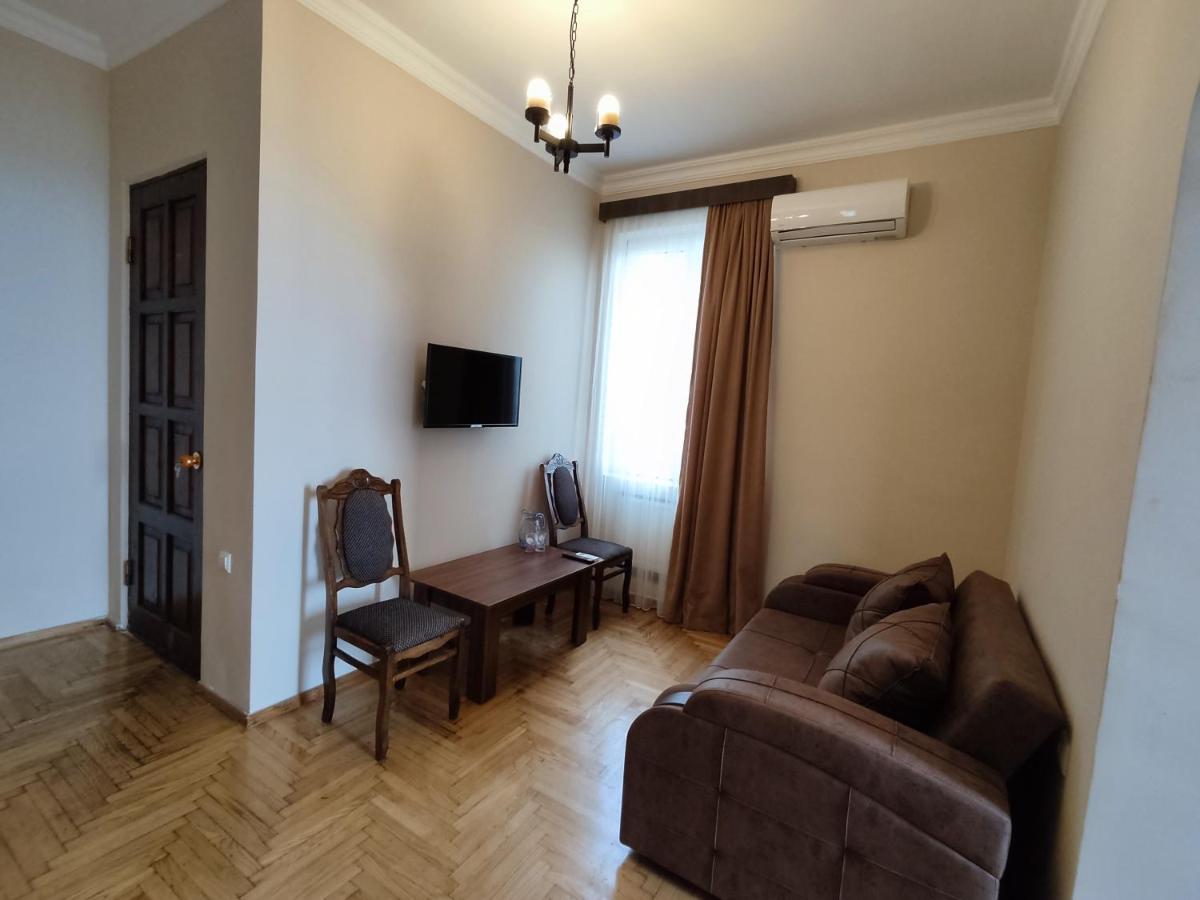 Guesthouse White Swan Kobuleti Bagian luar foto
