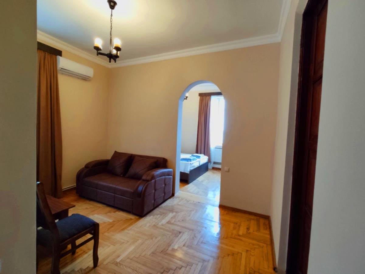 Guesthouse White Swan Kobuleti Bagian luar foto
