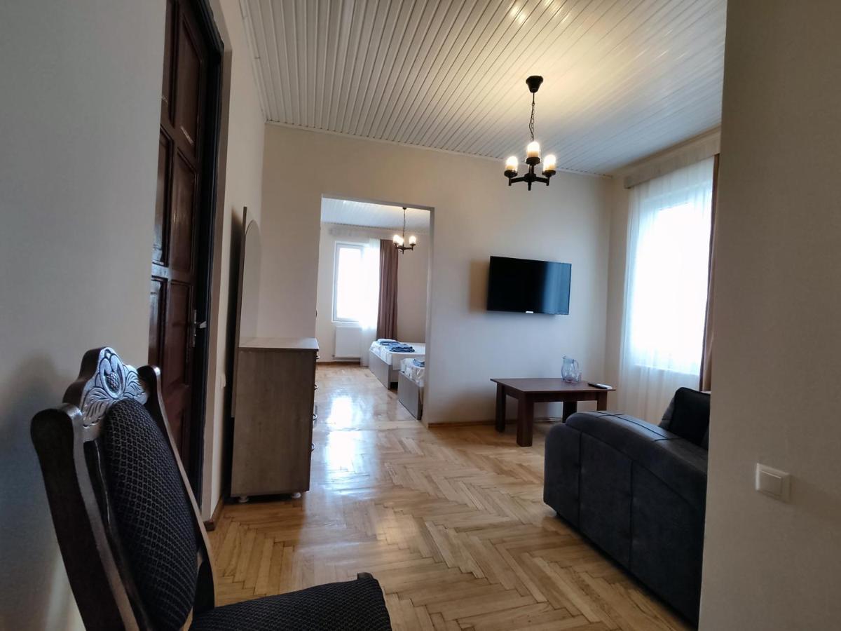 Guesthouse White Swan Kobuleti Bagian luar foto