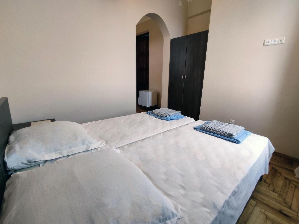 Guesthouse White Swan Kobuleti Bagian luar foto