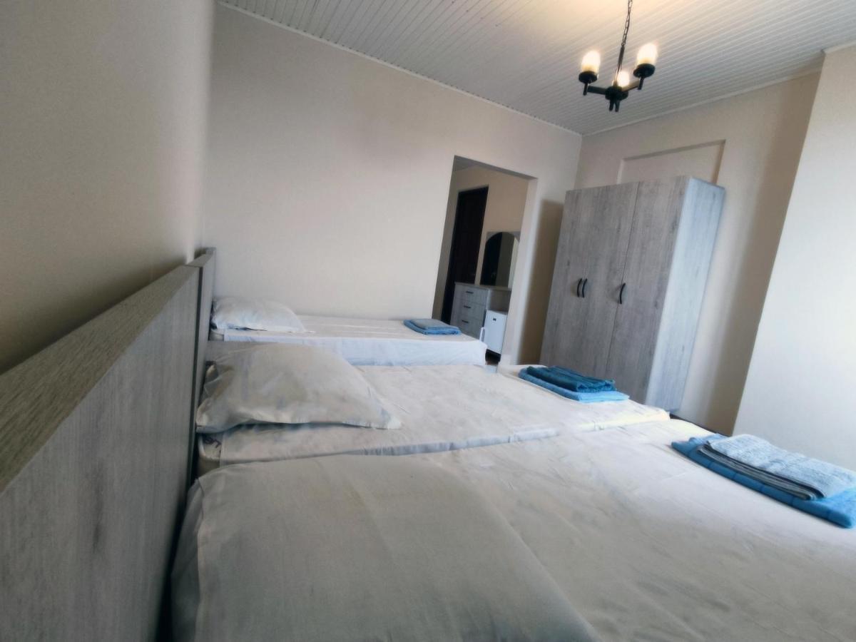 Guesthouse White Swan Kobuleti Bagian luar foto