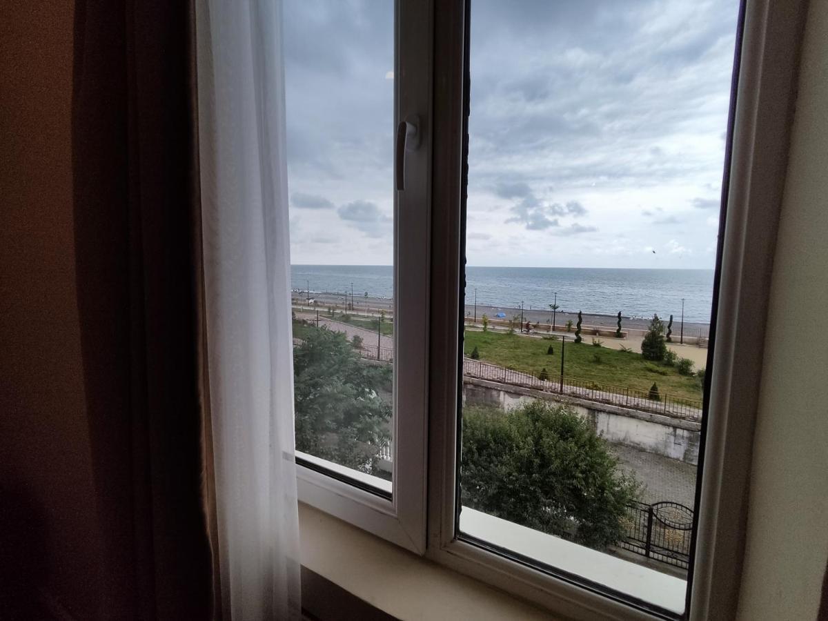 Guesthouse White Swan Kobuleti Bagian luar foto
