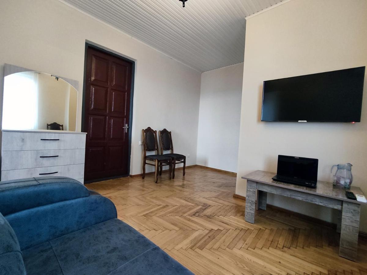 Guesthouse White Swan Kobuleti Bagian luar foto