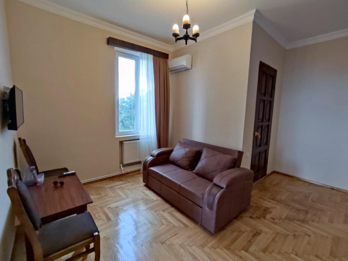Guesthouse White Swan Kobuleti Bagian luar foto