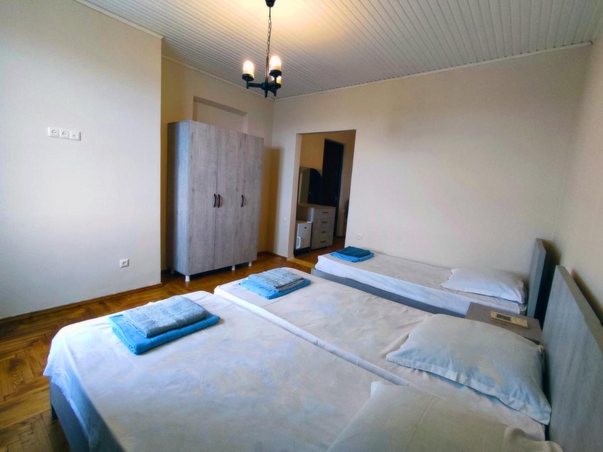 Guesthouse White Swan Kobuleti Bagian luar foto