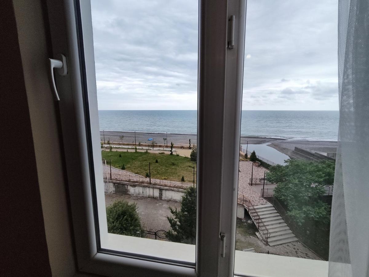 Guesthouse White Swan Kobuleti Bagian luar foto