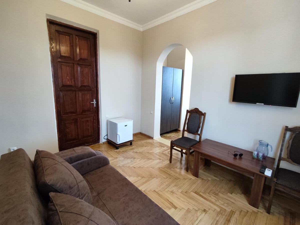 Guesthouse White Swan Kobuleti Bagian luar foto