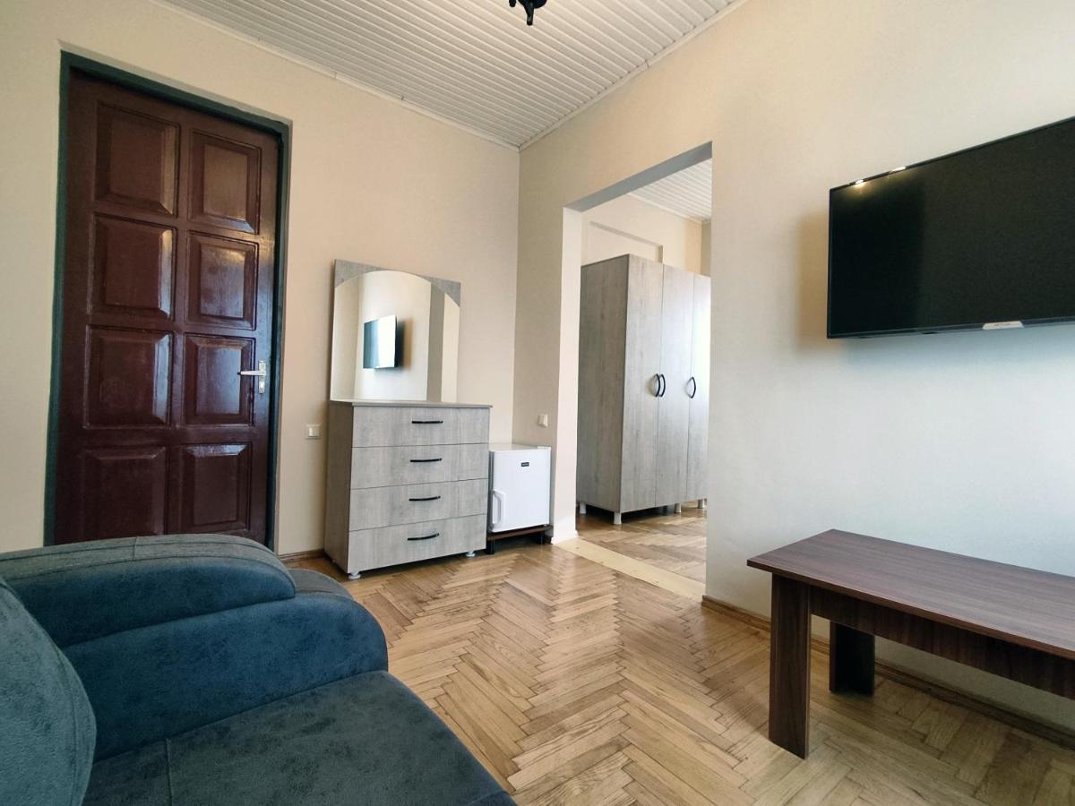 Guesthouse White Swan Kobuleti Bagian luar foto