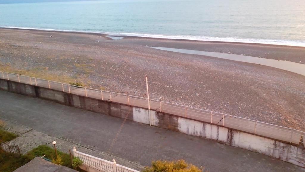 Guesthouse White Swan Kobuleti Bagian luar foto