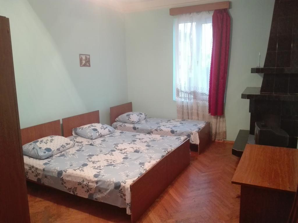 Guesthouse White Swan Kobuleti Bagian luar foto
