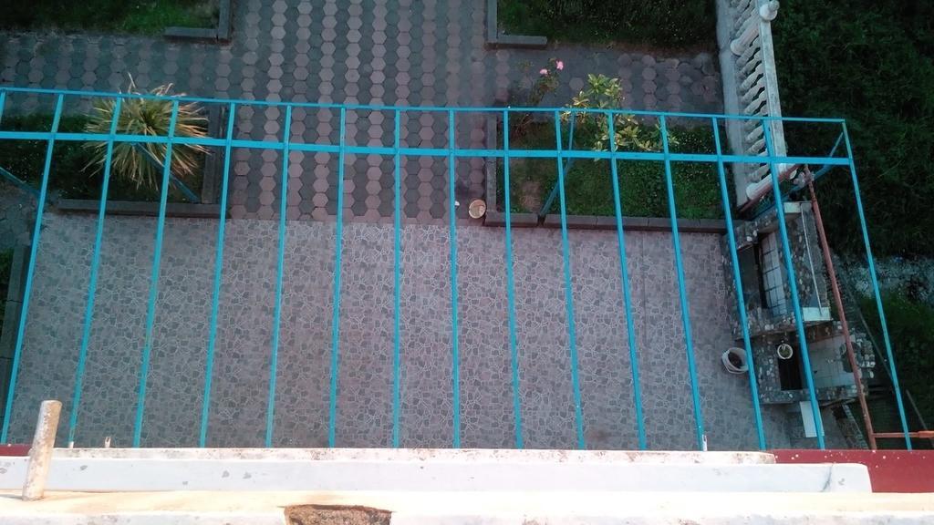 Guesthouse White Swan Kobuleti Bagian luar foto