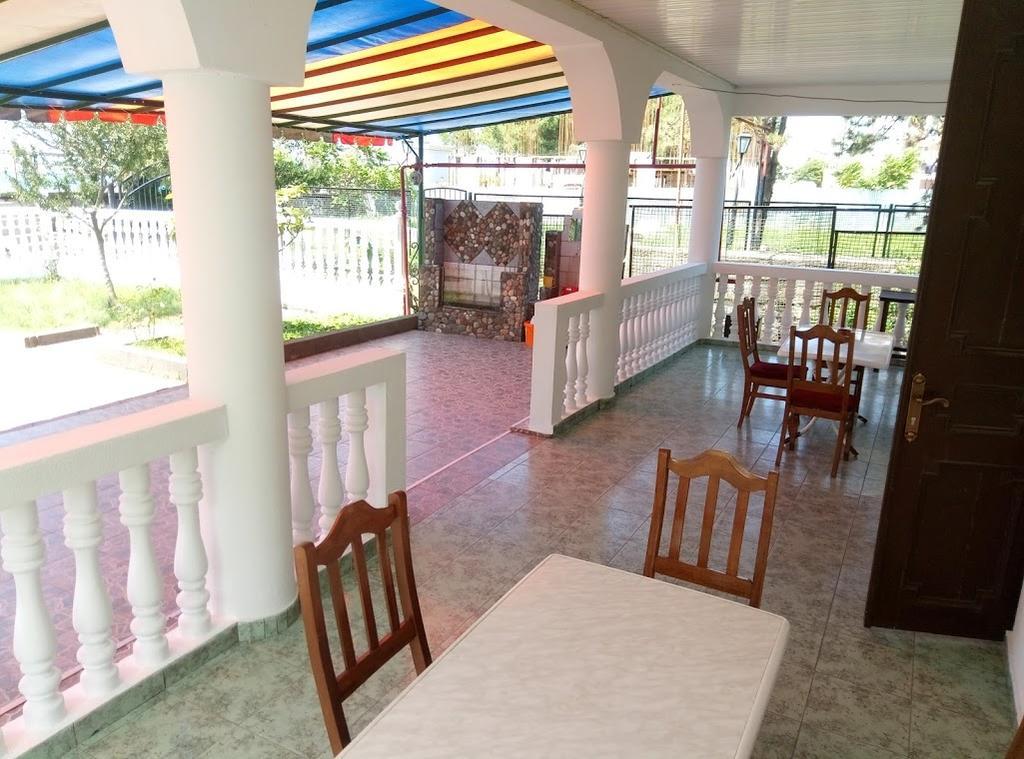 Guesthouse White Swan Kobuleti Bagian luar foto