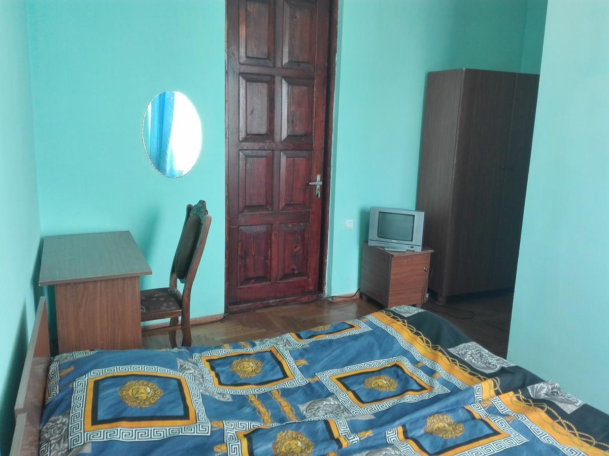 Guesthouse White Swan Kobuleti Bagian luar foto