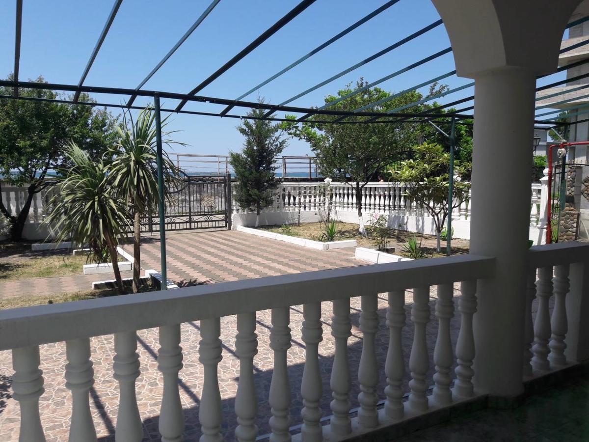Guesthouse White Swan Kobuleti Bagian luar foto
