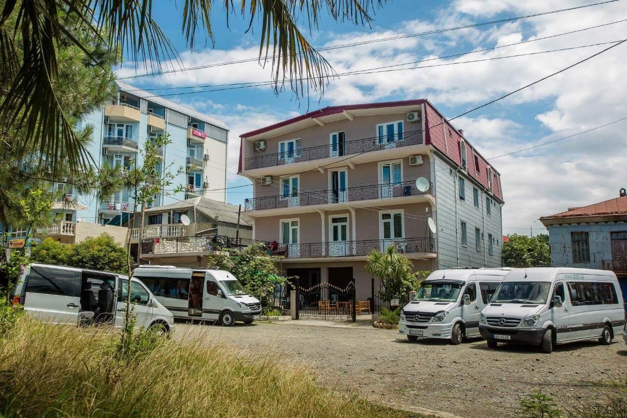 Guesthouse White Swan Kobuleti Bagian luar foto