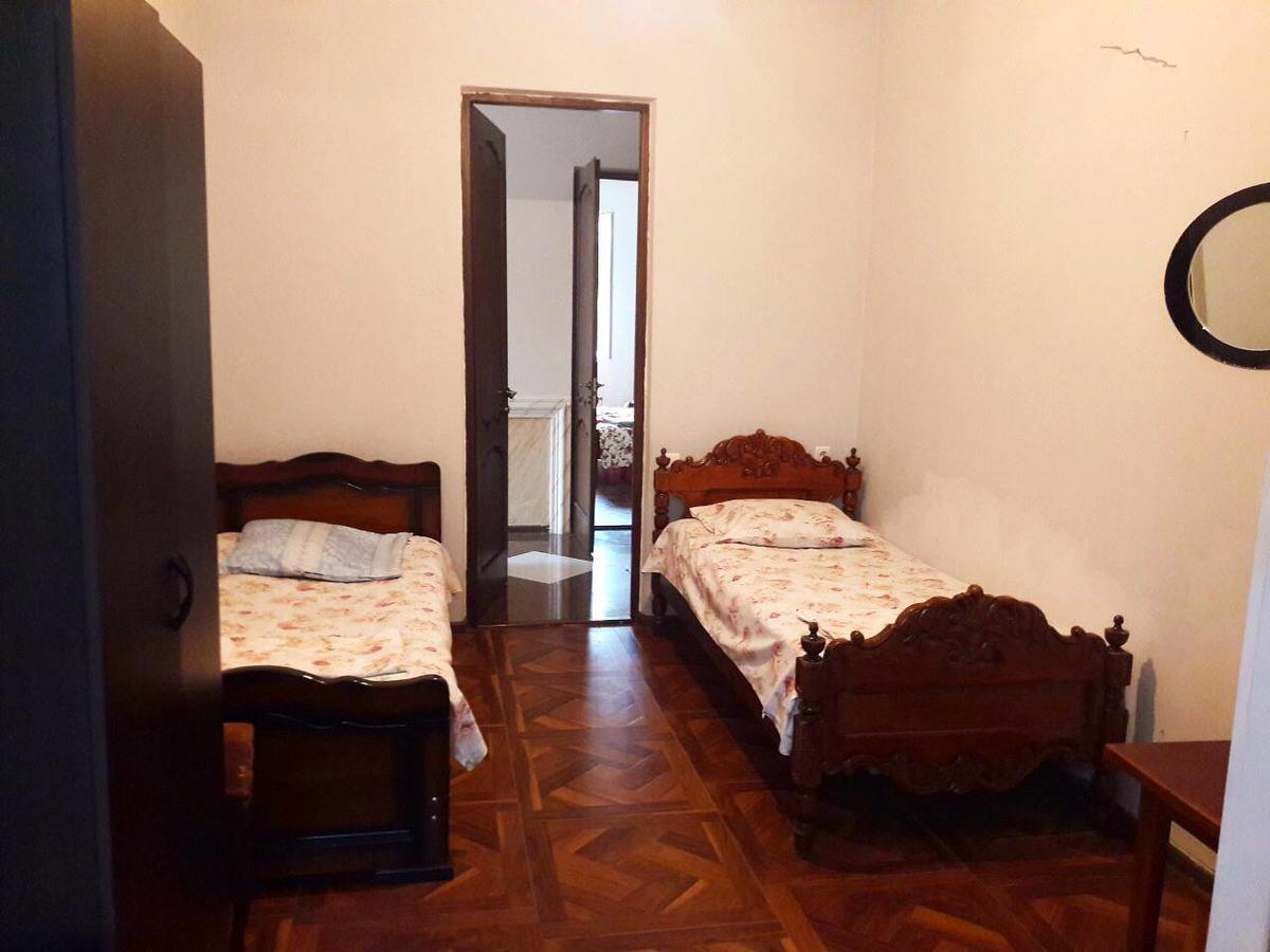 Guesthouse White Swan Kobuleti Bagian luar foto