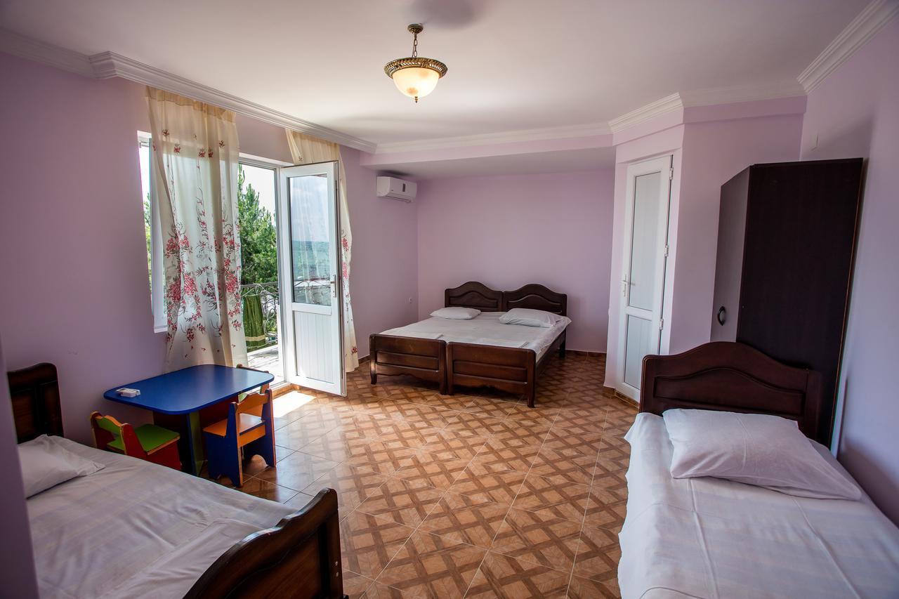 Guesthouse White Swan Kobuleti Bagian luar foto